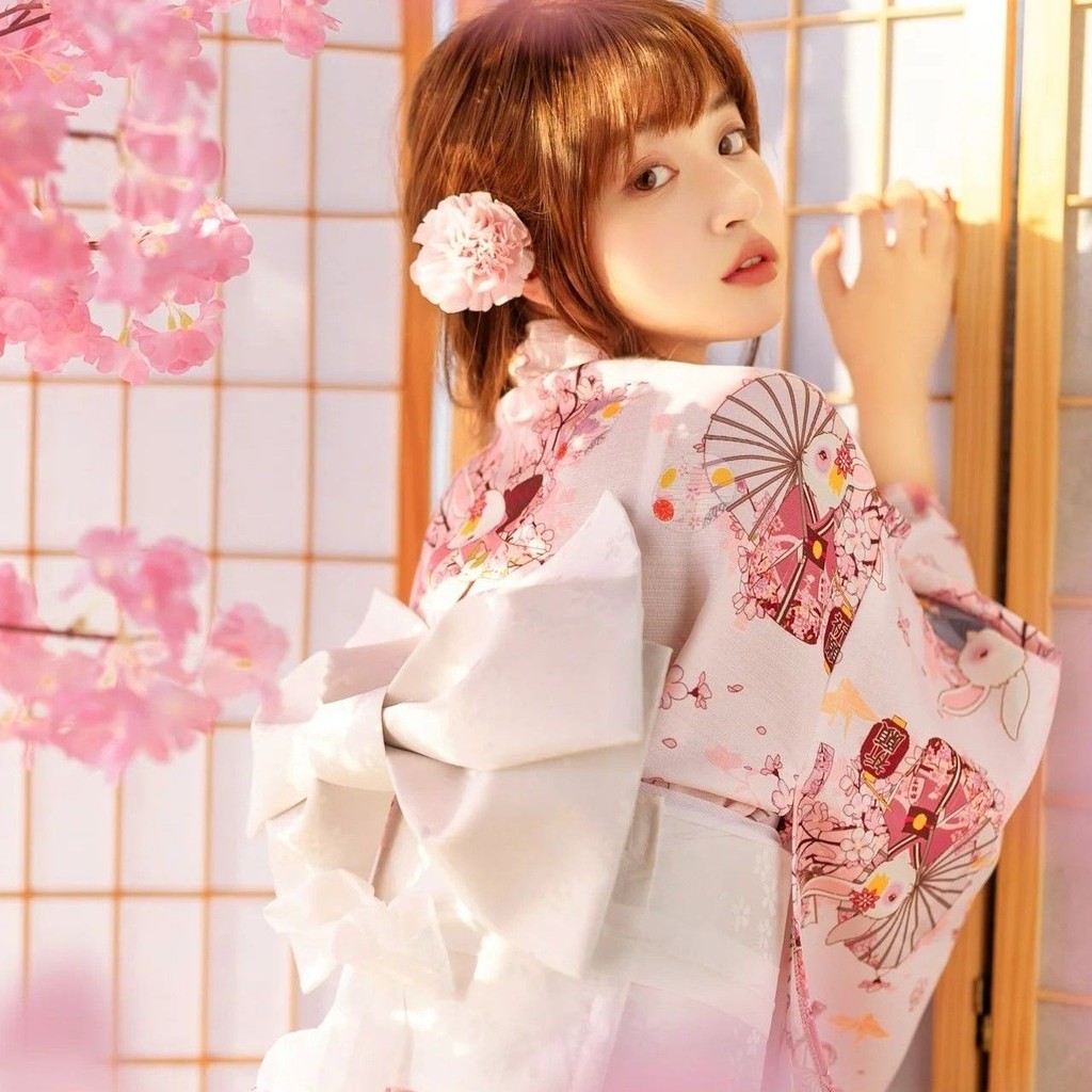 Cos Influencer สาวชุดกิโมโนญี่ปุ่น Yukata Photo Art การถ่ายภาพชุดฤดูใบไม้ร่วงฤดูหนาวชุดกิโมโนญี่ปุ่น