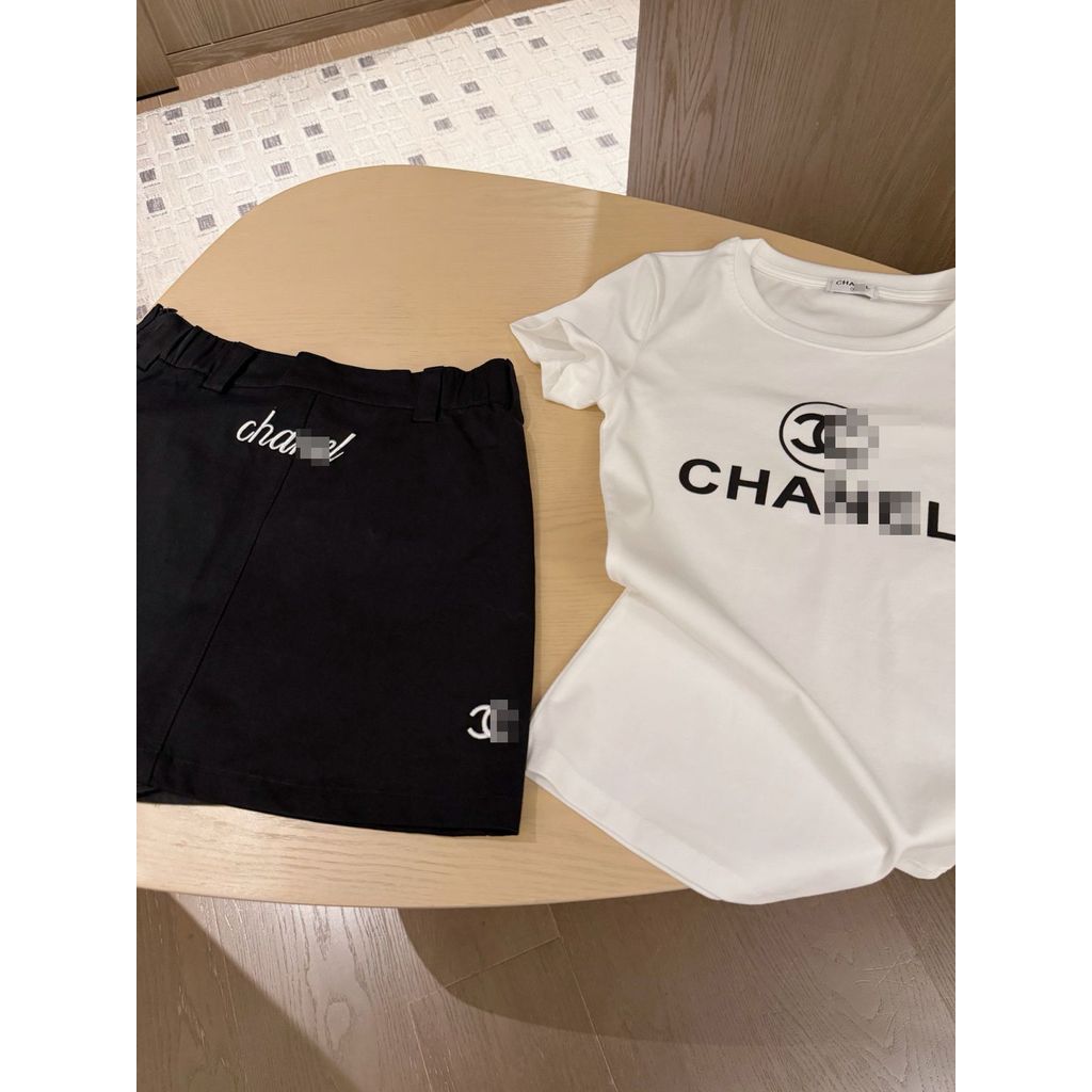 O2BY C H Contrast Color Letter พิมพ์ Slim-fit สูทผู้หญิง 2026 ฤดูร้อนรอบคอแขนสั้นเสื้อยืดเอวสูงกระโป
