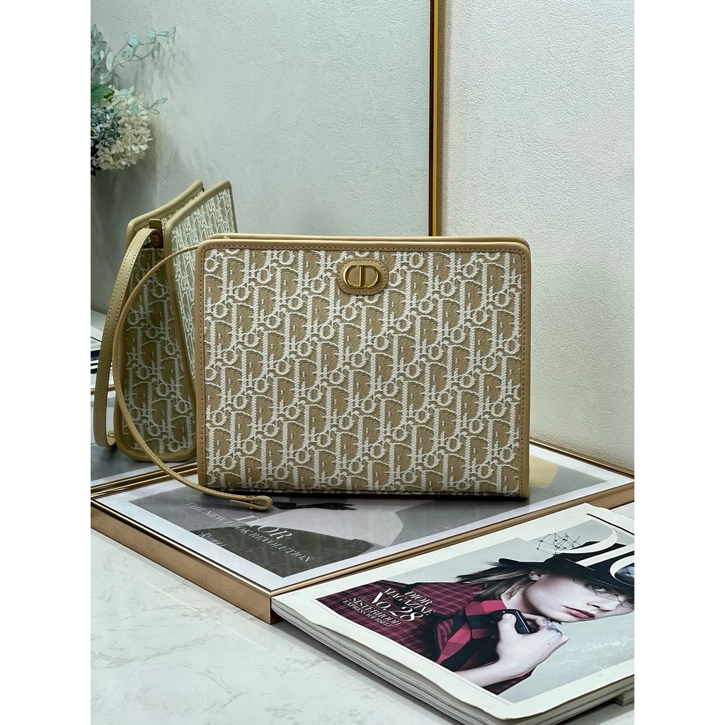 ขายดี 2276-1
Dior Oblique Canvas Clutch 26 x 19.5 x 7ซม