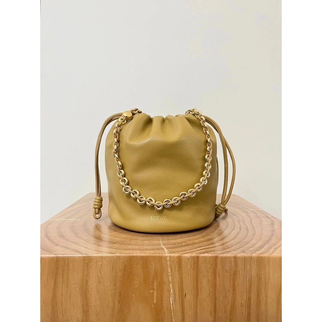 Loewe loewe สไตล์ใหม่ FlamencoPurse loewe Bucket Bag Napal Leather Lucky Bag Bucket Bag loewe Drawst