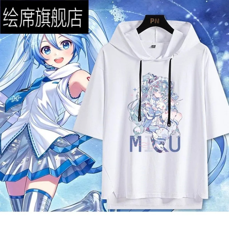 Hatsune Miku SNOW MIKU เสื้อยืดแขนสั้นมีฮู้ดสําหรับผู้ชายและผู้หญิงวัยรุ่นฤดูร้อนเสื้อยืดครึ่งแขนด้า