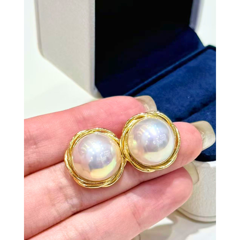 5A Mabe Earring in 18K Gold - Seawater Japanese Mabe - White (15-16mm)