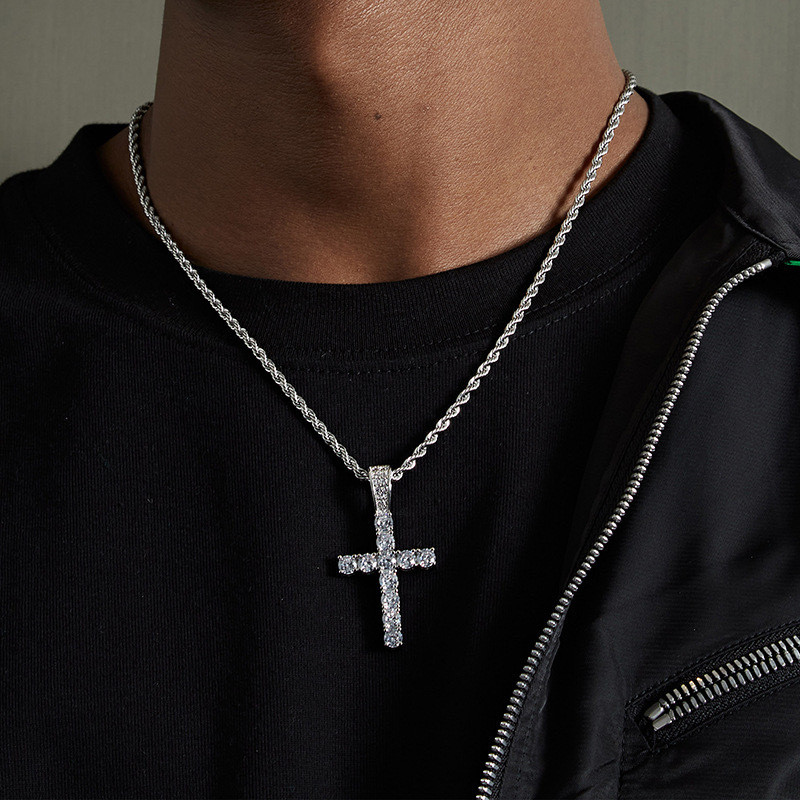 Hip Hop Diamond Cross สร้อยคอเหล็กไทเทเนียมเครื่องประดับชาย hiphop เสื้อกันหนาวเรียบง่ายหญิง LTI1