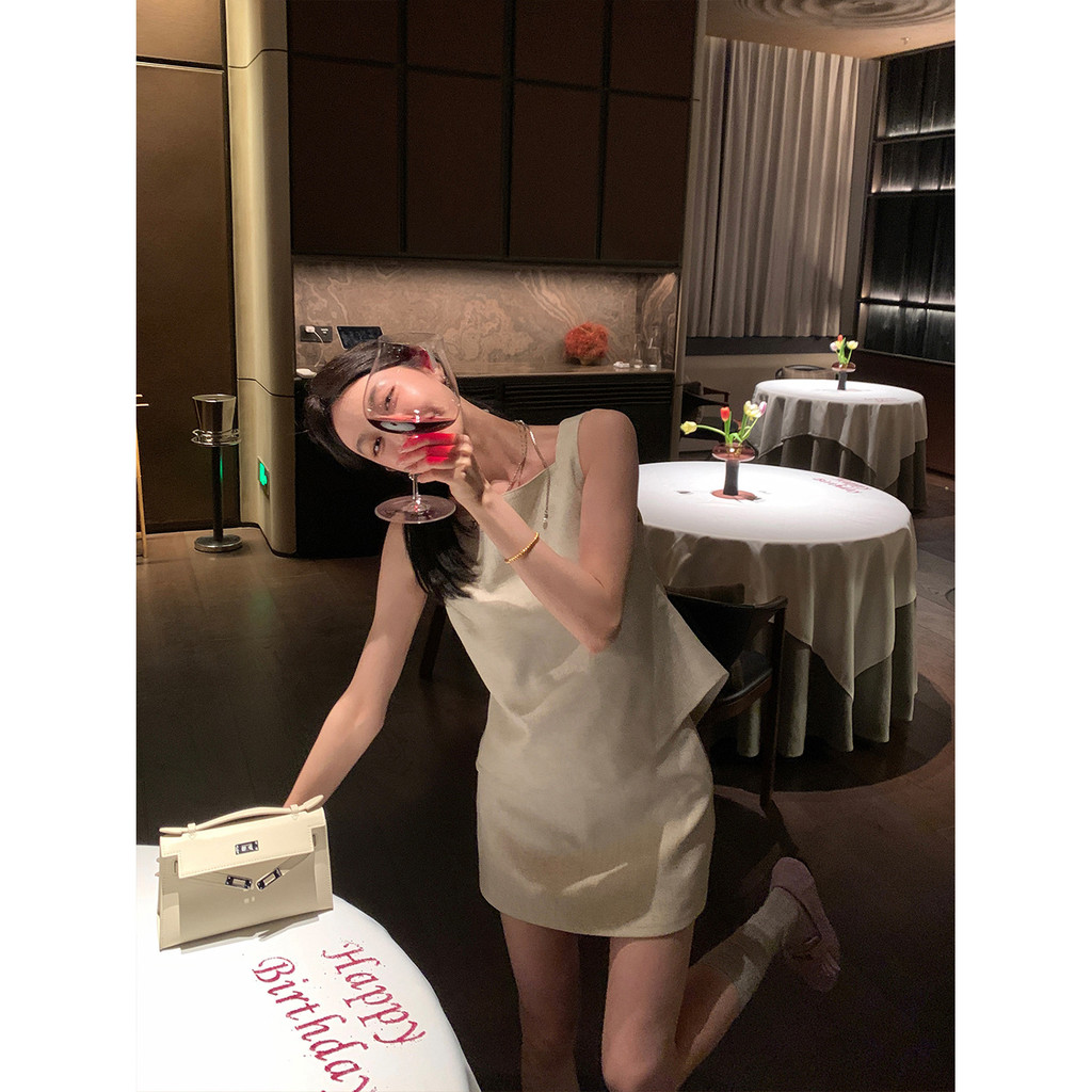 Old Money สtylเสื้อแขนกุดผู้หญิง retro แคบเอว ดีไซน์เชือกรองเข้า-