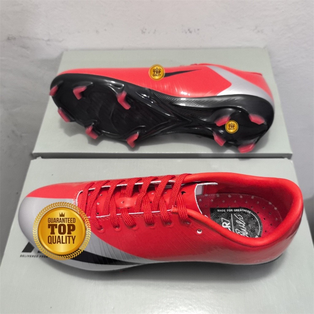 รองเท้าฟุตบอลใหม่ FG ไซส์ 39-45EUR Mens Remastered Black and Red Durable Boots