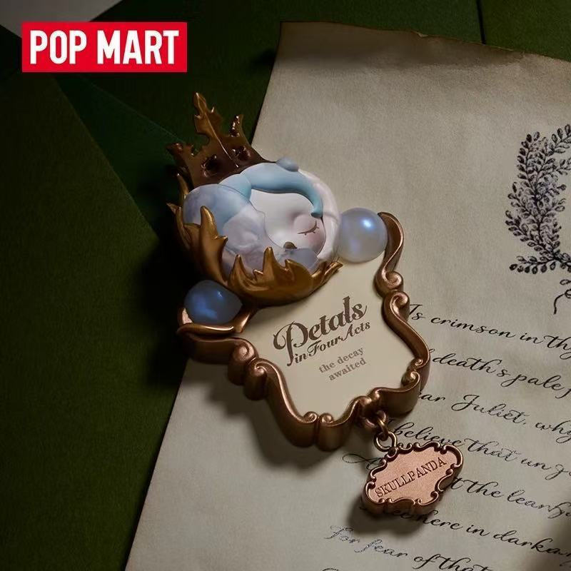 POPMART POPMART SKULLPANDA Flower Four Scene Series สติ๊กเกอร์ติดตู้เย็น กล่องลึกลับ สินค้าในบ้าน