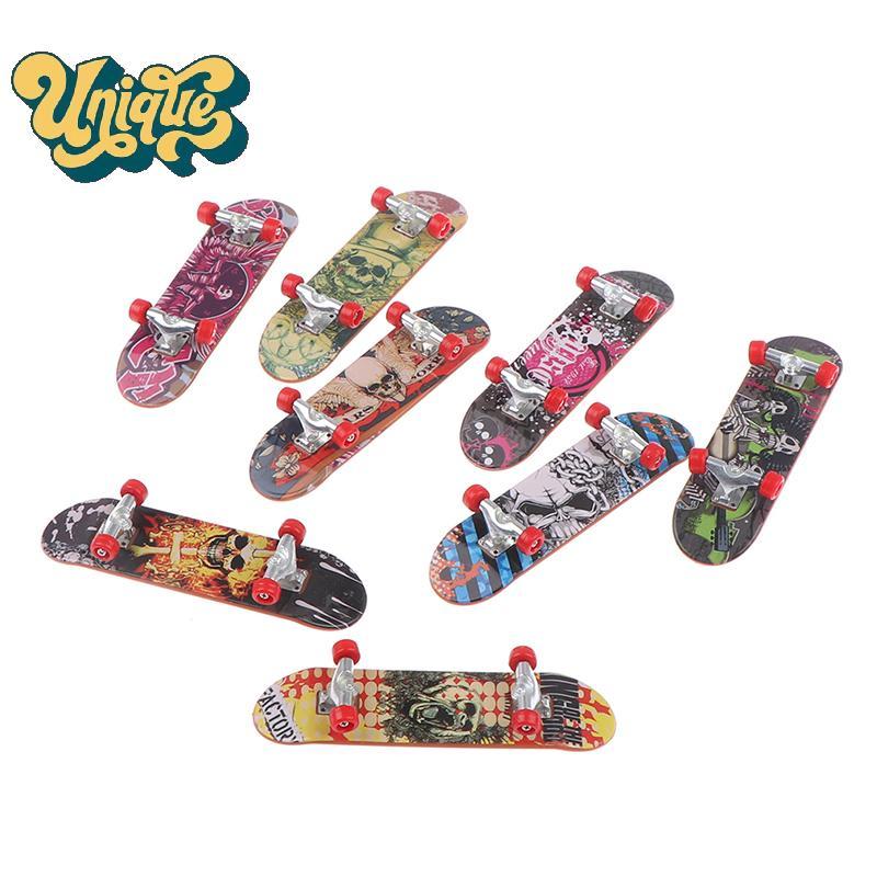 (ไม่ซ้ําใคร) Fingerboard Mini Finger Skateboard Plastic Finger Skate Scooter Skateboard Toy