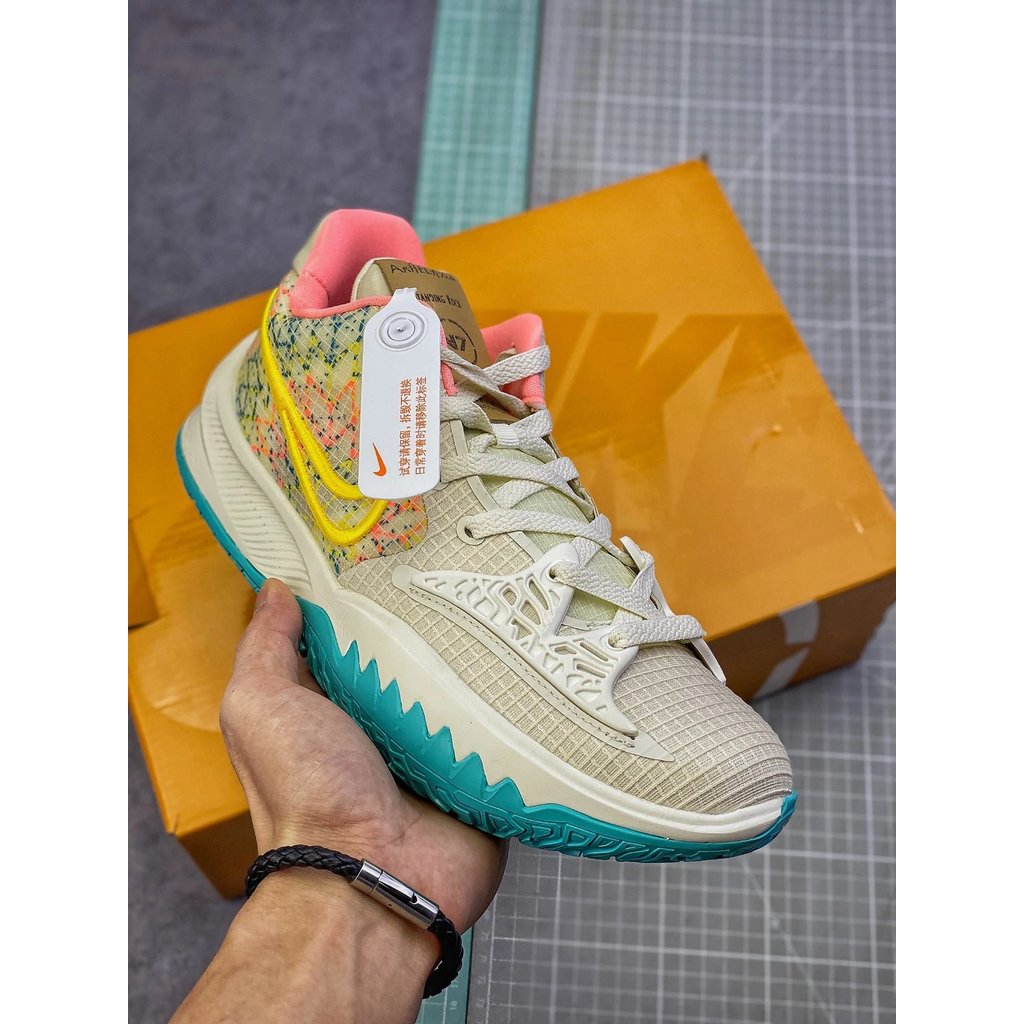 Kyrie 4 Pre Heat Ep สีน้ำตาลอ่อน | พิเศษบริสุทธิ์ | ออกแบบอย่างประณีต | รองเท้ามีเทคโนโลยีกันกระแทก 