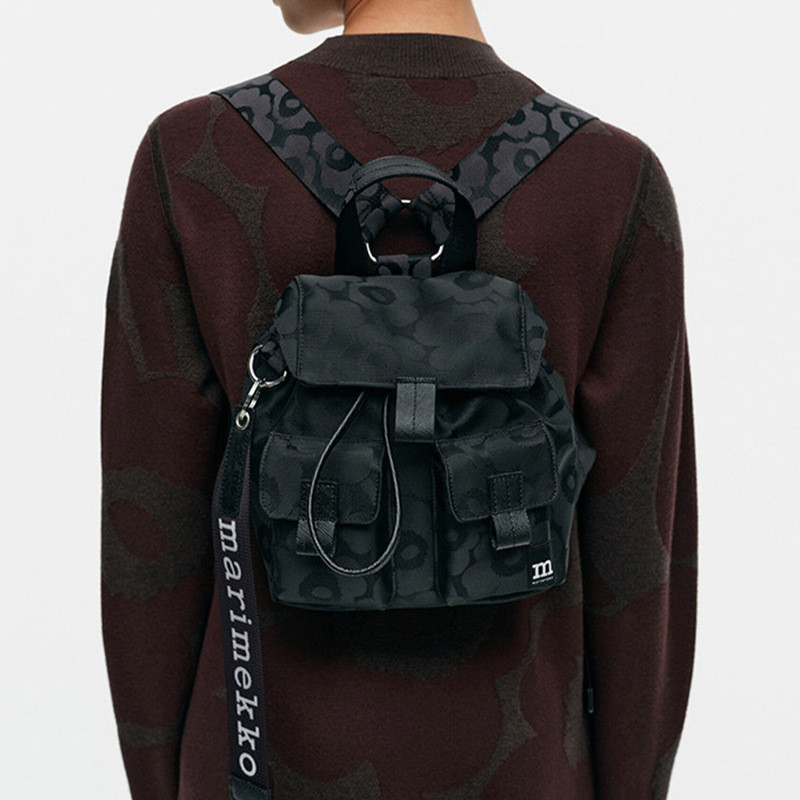 Waterproof Flip-Top Drawstring Backpack for Commuting and Travel
