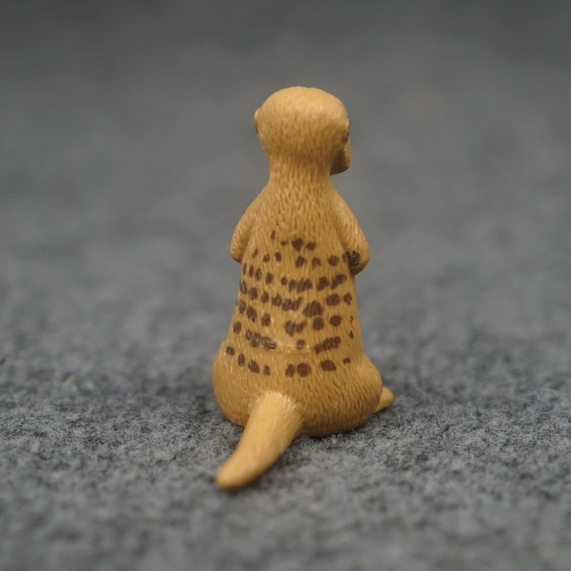 EA4 แคปซูลของเล่นสัตว์ของเล่นเครื่องประดับพื้นผิวคางแบน Meerkat