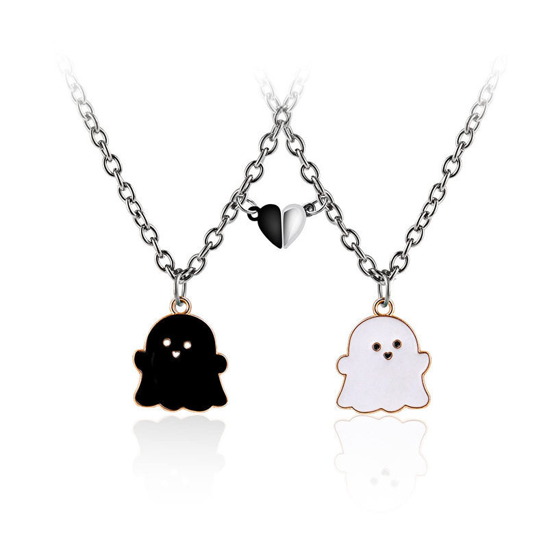 จี้สร้อยคอ สร้อยคอ Ins คู่แฟนน้องสาวสร้อยคอสองคน Token คู่สีดําสีขาว Ghost น่ารัก Simple จี้เสื้อกัน
