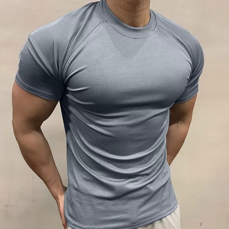 เสื้อยืดกีฬาสำหรับผู้ชาย แห้งไว ระบายอากาศดี มีม็อกคอและข้อมือ สวมใส่สบายในฤดูร้อน