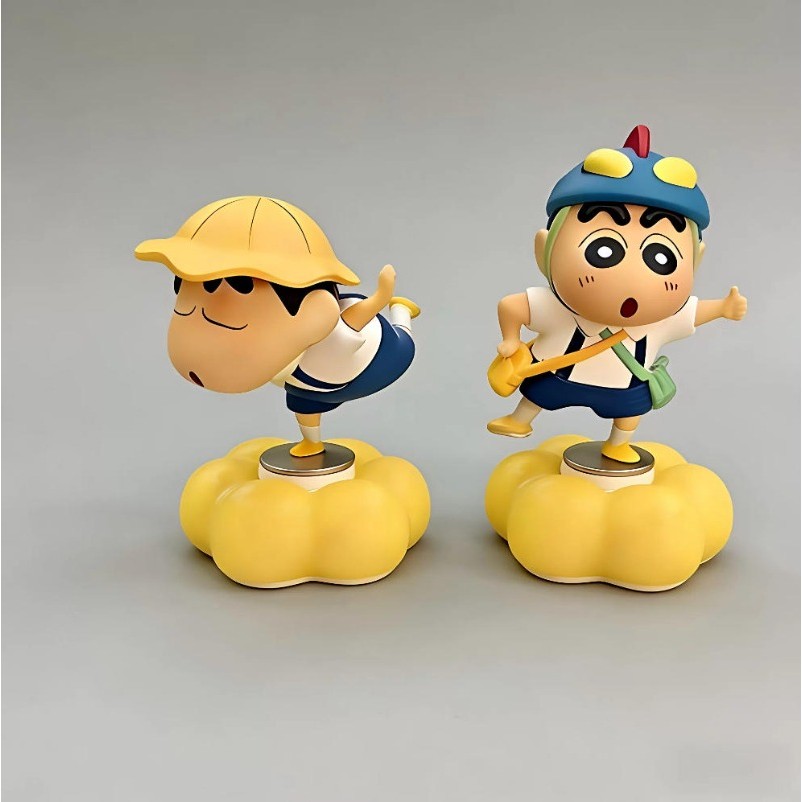 เครื่องประดับรถยนต์ Crayon Shinchan หมุนได้ เดสก์ท็อปรักษาน่ารักและการตกแต่งแผงหน้าปัดรถยนต์อุปกรณ์บรรเทาความเครียดตลกสําหรับเด็กผู้หญิง