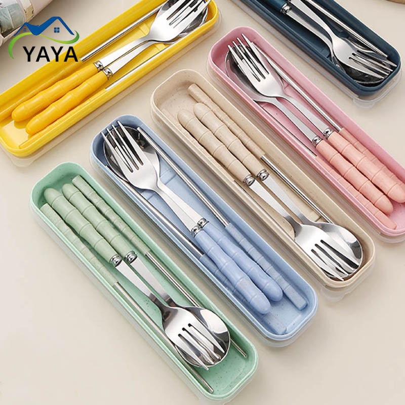 ชุดช้อนส้อมสแตนเลส พร้อมกล่องเก็บ มี 4 สี ให้เลือก ครีม ชมพู ฟ้า เขียว แข็งแรงทนทาน ทำความสะอาดง่าย พกพาสะดวก