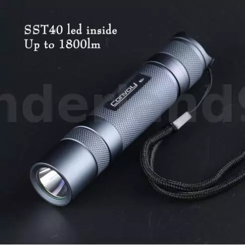 Convoy S2 + 1800lm ความสว่าง SST40 LED High Lumen กันน้ําออกแบบไฟฉายกีฬากลางแจ้ง High CRI LED การจัดการการป้องกันอุณหภูมิไฟฉาย LED ขนาดเล็ก