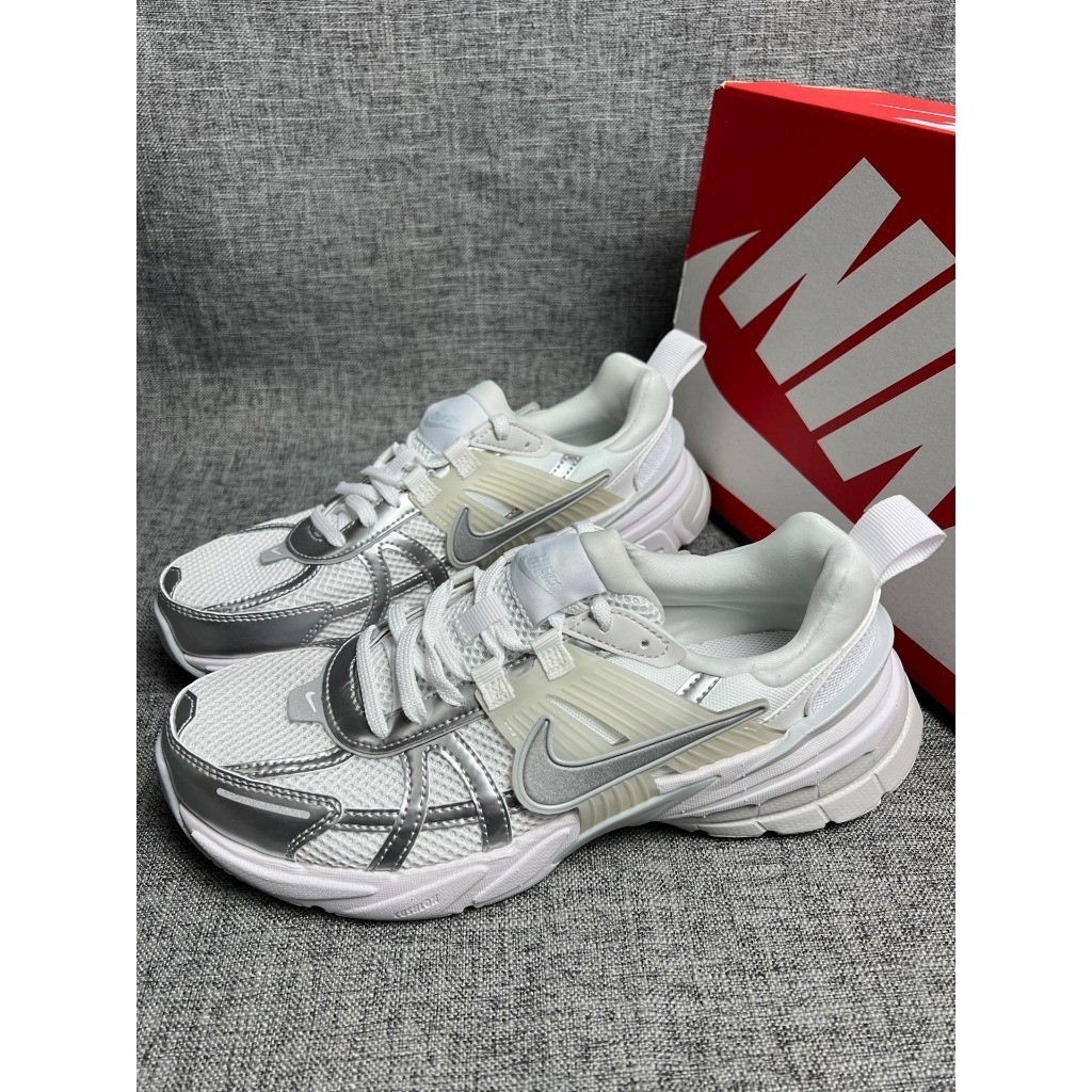 V2K Run FD0736-104 รองเท้ากีฬาและรองเท้าลำลอง