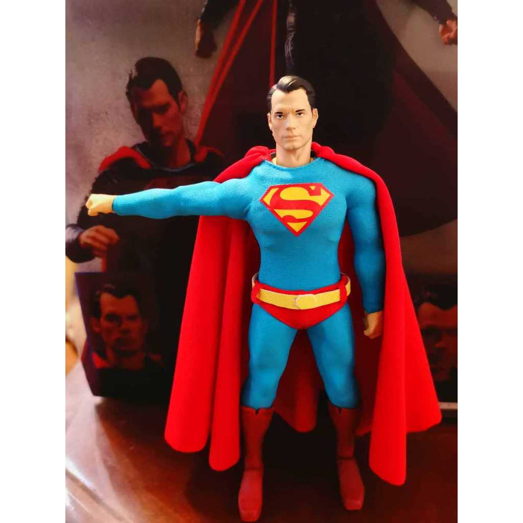 [ระดับไฮเอนด์] พร้อมสต็อก MEZCO SUPERMAN ชุด SUPERMAN ผ้า DC เคลื่อนย้ายได้ 1/12 มด