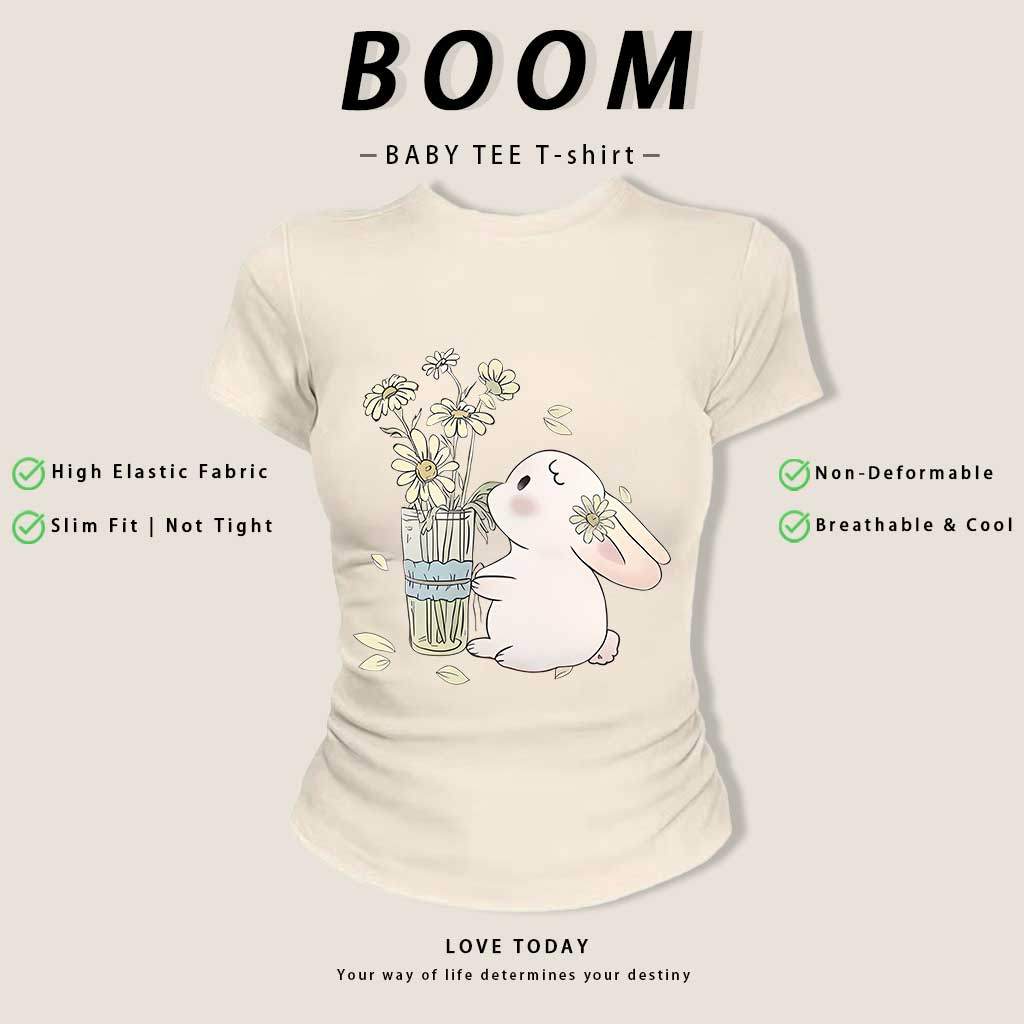 COD(จัดส่งภายใน 24 ชั่วโมง)BOOM เสื้อยืด เกาหลี เสื้อครอปเข้ารูปbaby tee สาวอวบ y2k เสื้อคอกลม กระต่ายน่ารักดอกเดซี่สดใส