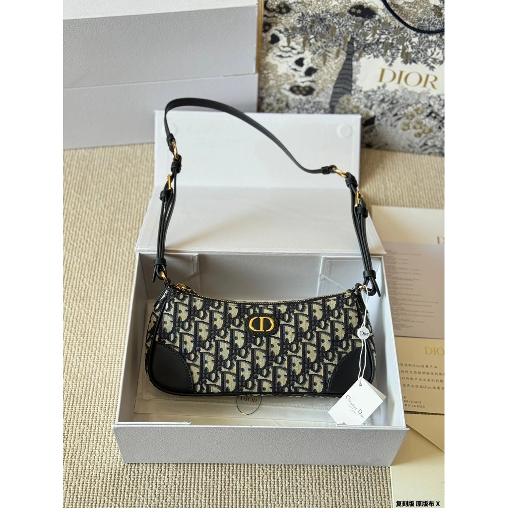 Copy Original Cloth DIOR DIOR Baguette Bag Wanderlust New Style hobo Underarm Bag DIOR New Style Bra
