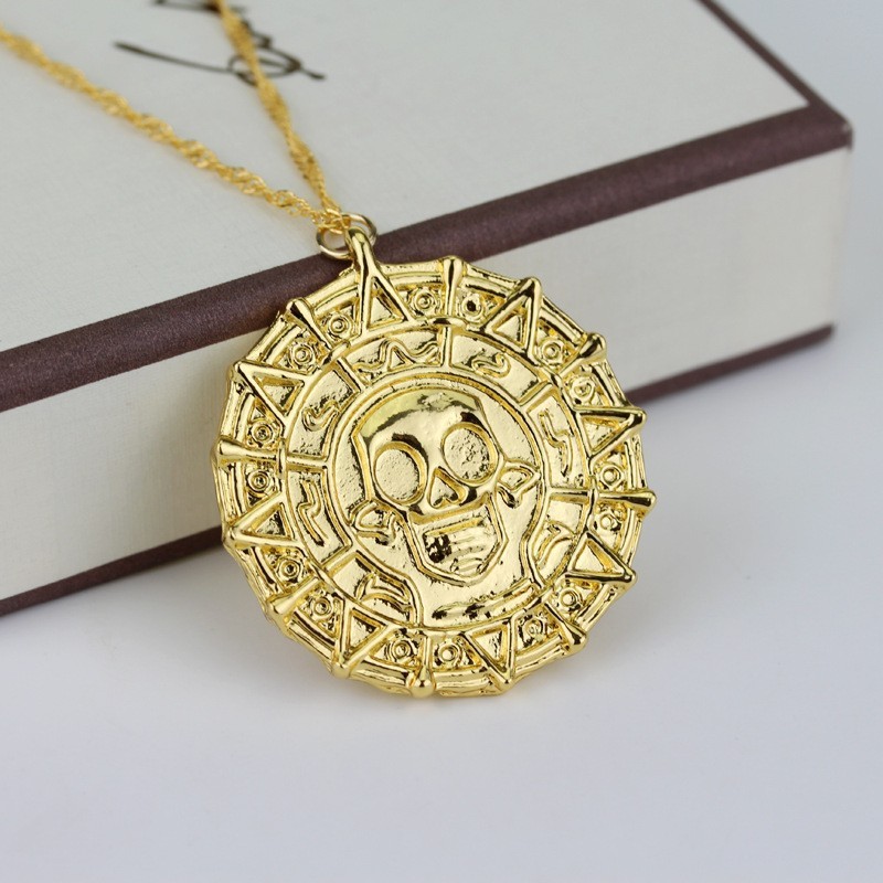 ยุโรปอเมริกัน สินค้า Pirates of the Caribbean สร้อยคอผู้ชาย Captain Christmas Eve Gold เหรียญ Skull 