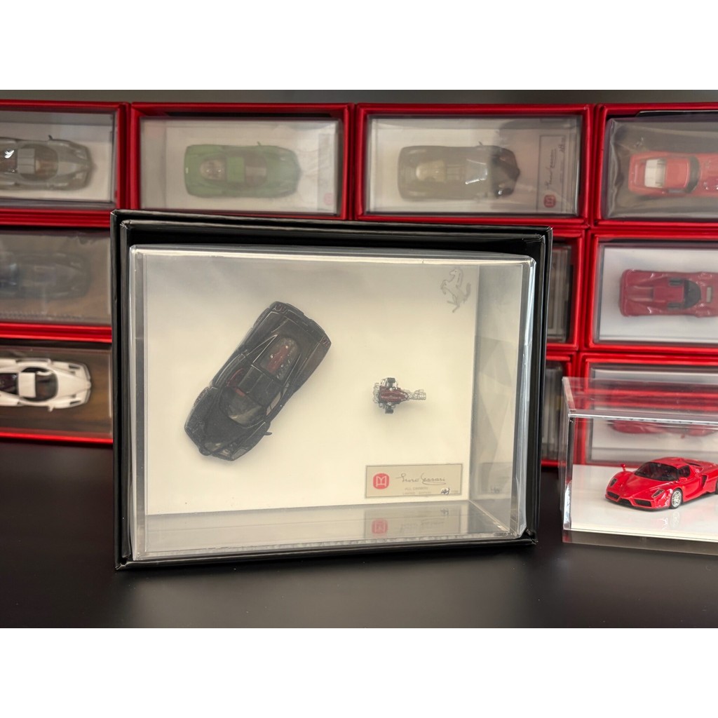 [สต๊อกพร้อม ติดต่อหากคุณมีคําถามใดๆ] DMH 1/64 Ferrari Enzo enzo Carbon Black enzo Engine Set Gift