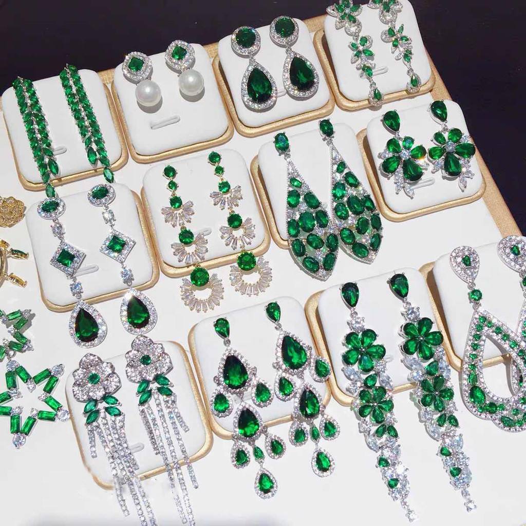 Silver Emerald Diamond Leaf ต่างหูพู่หรูหรา High-End ต่างหูหญิงต่างหู Design Niche 266.5.4 J2RU