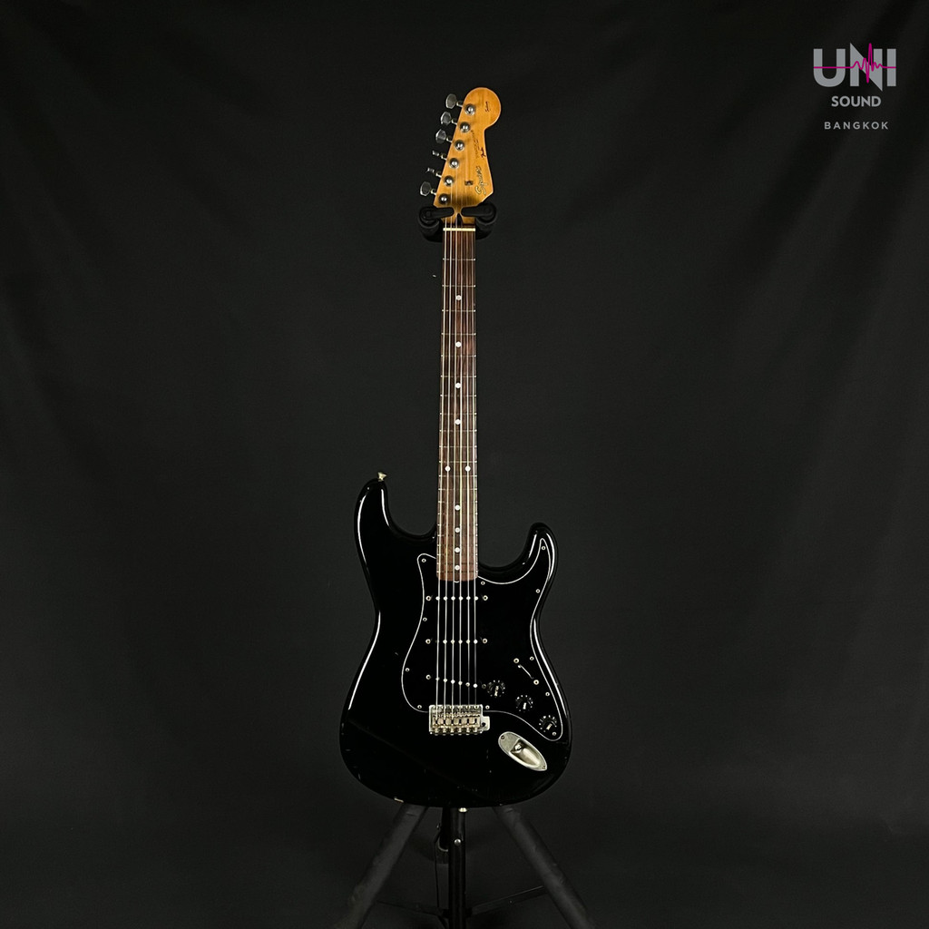 กีต้าร์ไฟฟ้า Squier Japan Silver Series Stratocaster
