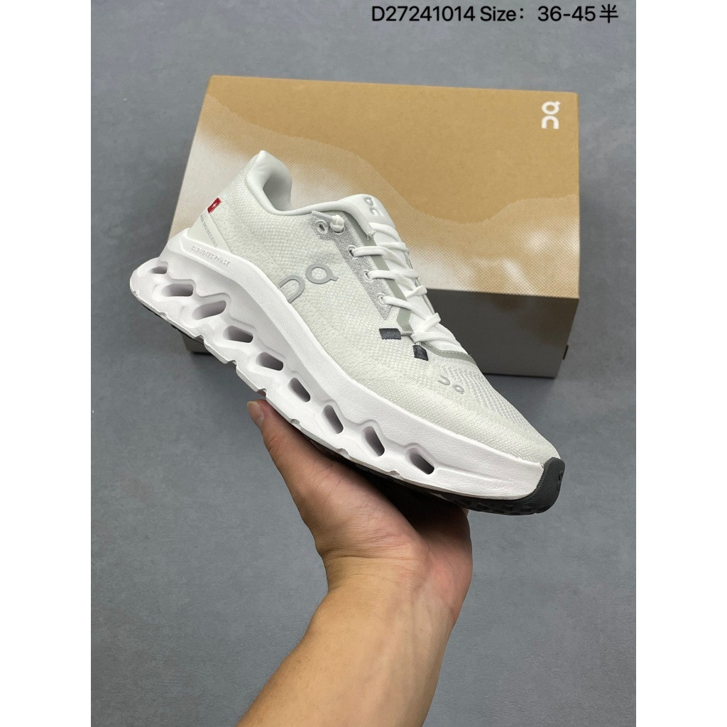 รองเท้าผ้าใบ Loewe x On Cloudtrack 2.0 น้ำหนักเบาทrès; สวมใส่ง่ายและมาพร้อมเทคโนโลยีพิเศษจาก Loewe