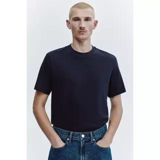 H&M(เอชแอนด์เอ็ม) เสื้อยืดคอกลมทรงปกติ ผู้ชาย 0685816_15