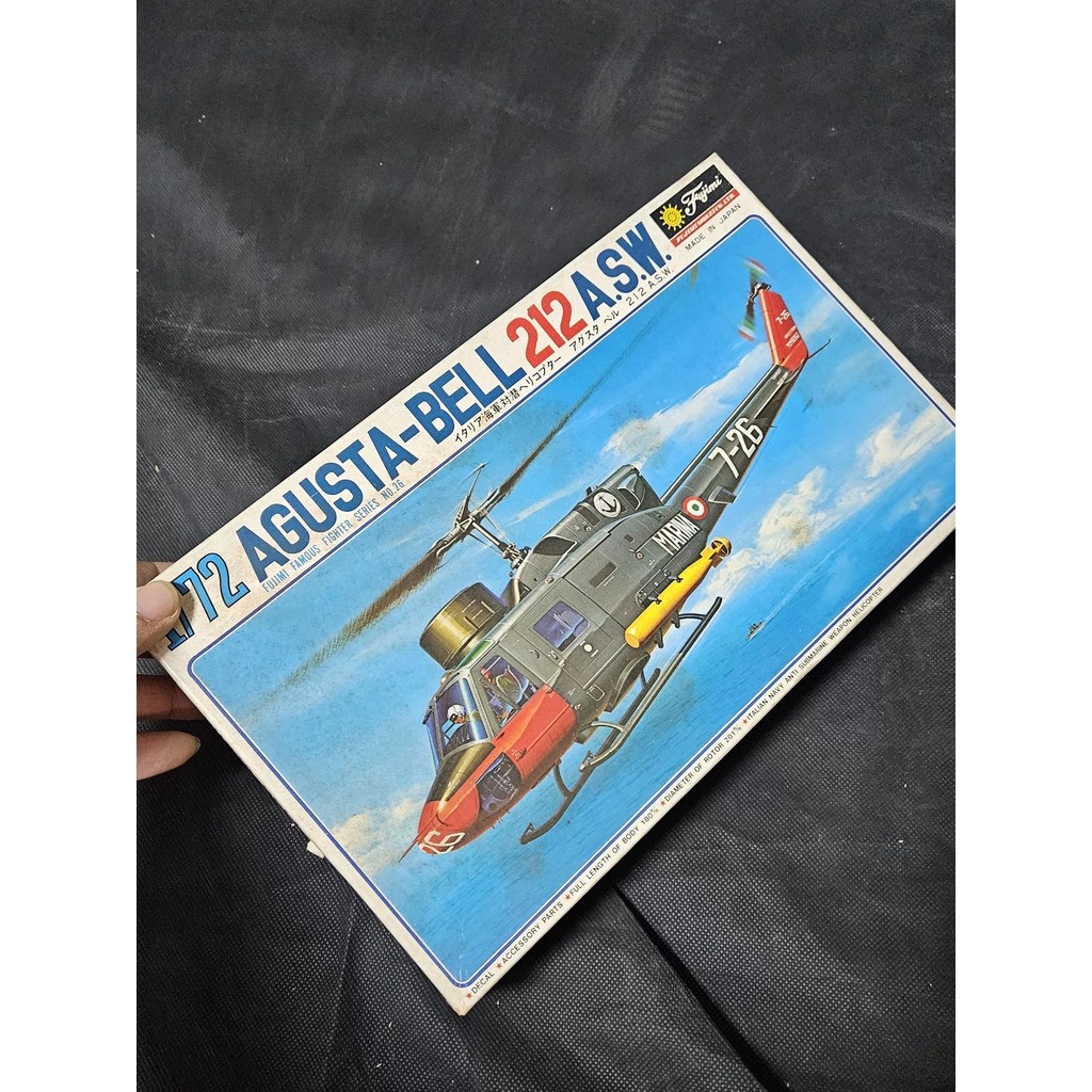 [สต๊อกพร้อม ติดต่อหากคุณมีคําถามใดๆ] Fujimi 1/72 Agusta-Bell 212A.