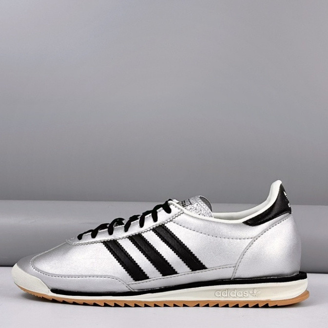 Adidas SL 72 และ Clover รองเท้ากีฬาลําลองย้อนยุค