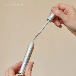 Moleculogy Lash And Brow Serum 9g โมเลกุลโลจี้ เซรั่มบำรุงขนตาและขนคิ้ว.