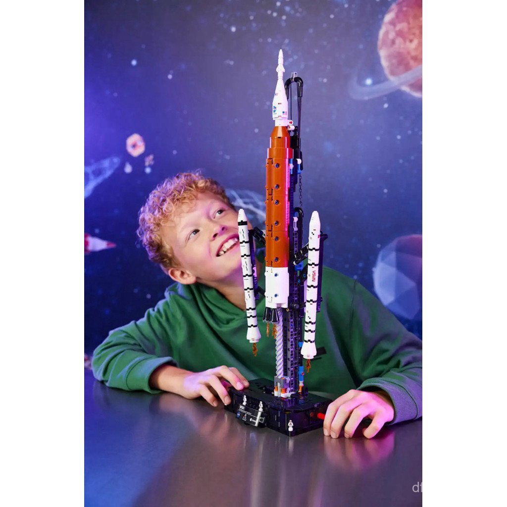 (พร้อมส่ง) Lego Technic 42221 NASA Artemis Space Launch System Rocket