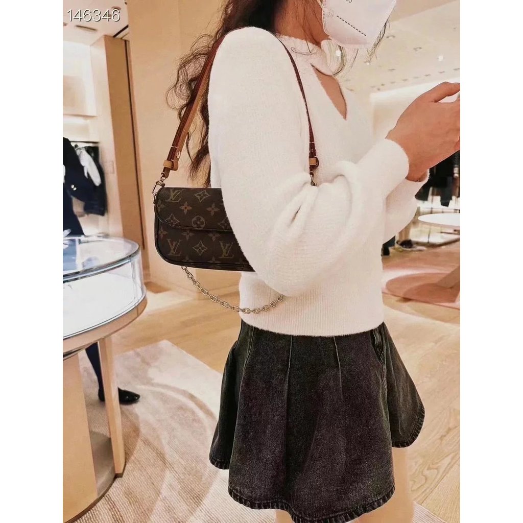 LV Chain Bag Wallet On Chain Ivy Underarm Bag กระเป๋าสะพายไหล่