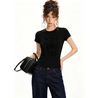 BOSSY เสื้อครอปท็อป แขนสั้น สไตล์เกาหลี พิมพ์ลายลูกสุนัขพร้อมแว่น ผ้าฝ้าย 100%#E+5474