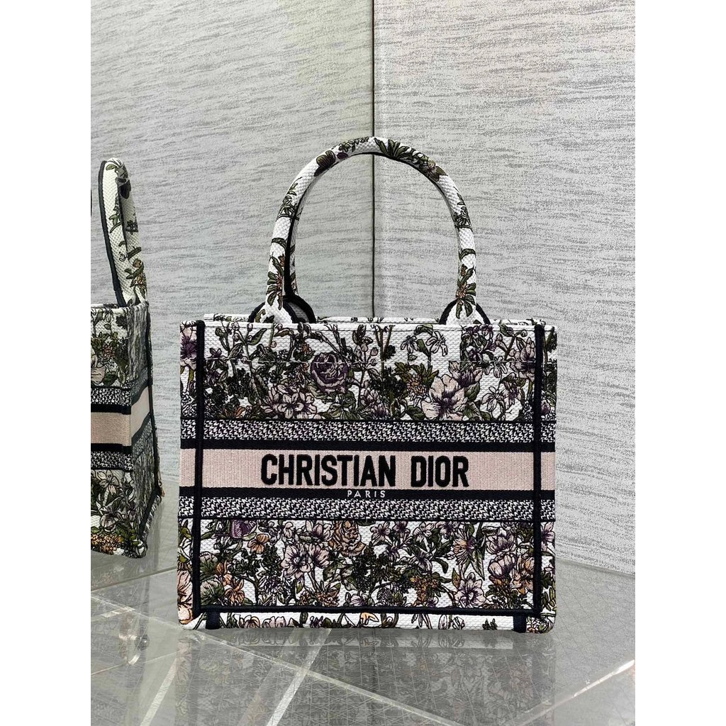 Dior Small Tote กระเป๋าโท้ตขนาดล่าสุด, Shorter Than Original Small Size, ประณีตน่ารักกว่าจองถุงเล็ก,
