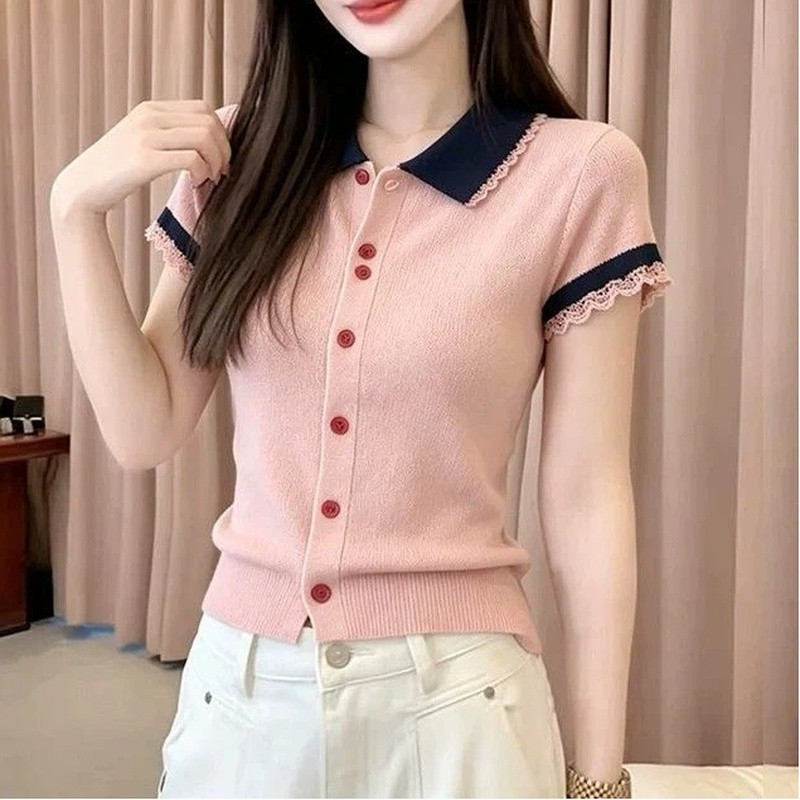 Dopamine Lace Stitching Lapel เสื้อยืดผู้หญิง 2026 ฤดูร้อนสไตล์ใหม่เสื้อกันหนาวแขนสั้นบาง