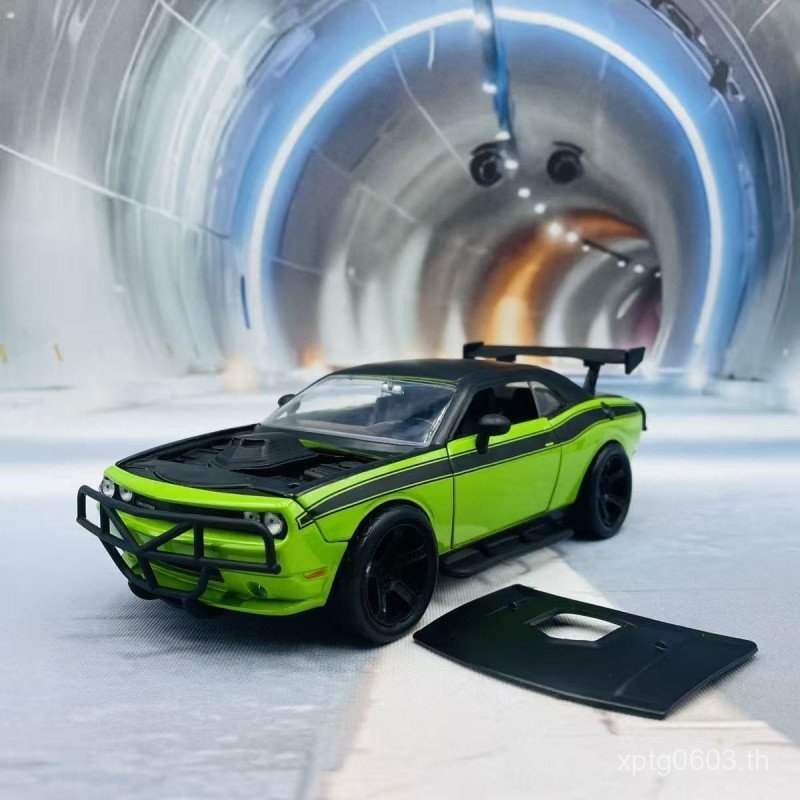 คลังสินค้าพร้อม JADA JADA 1: 24 Speed and Passion Dodge Challenger 5RT8 โมเดลรถโลหะผสมคอลเลกชันรูปตก