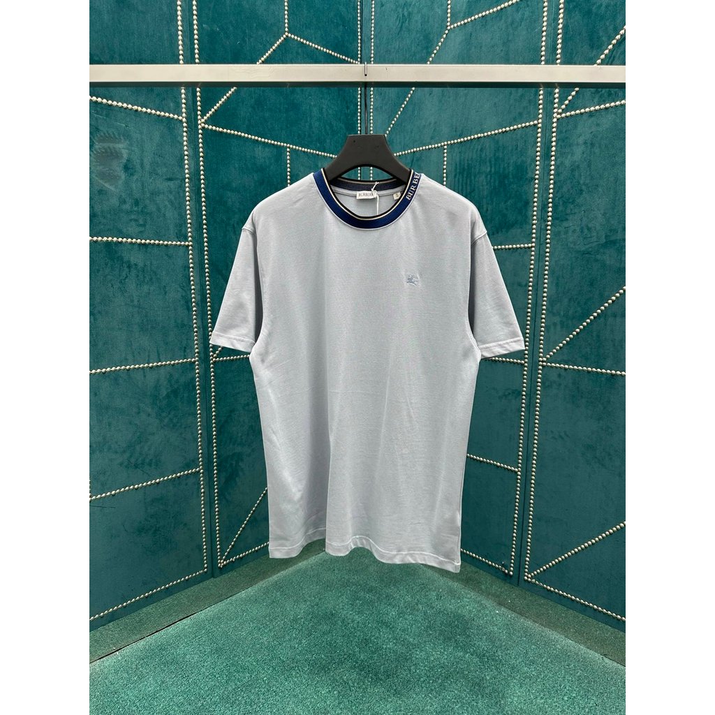 1:1！Original Standard BR เสื้อยืดแขนสั้นสายคล้องคอตัวอักษรสไตล์ใหม่ Unisex < 2 สีตัวเลือก >