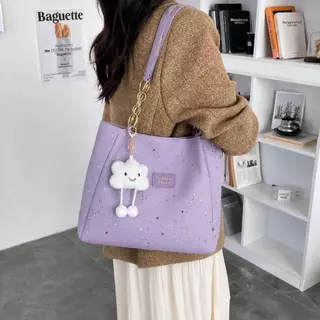 【พร้อมส่ง】กระเป๋าสะพายลายดาว ✨ แถมพวงกุญแจเมฆ น่ารัก ใส่ของจุ เบา ใช้งานได้ทุกวัน