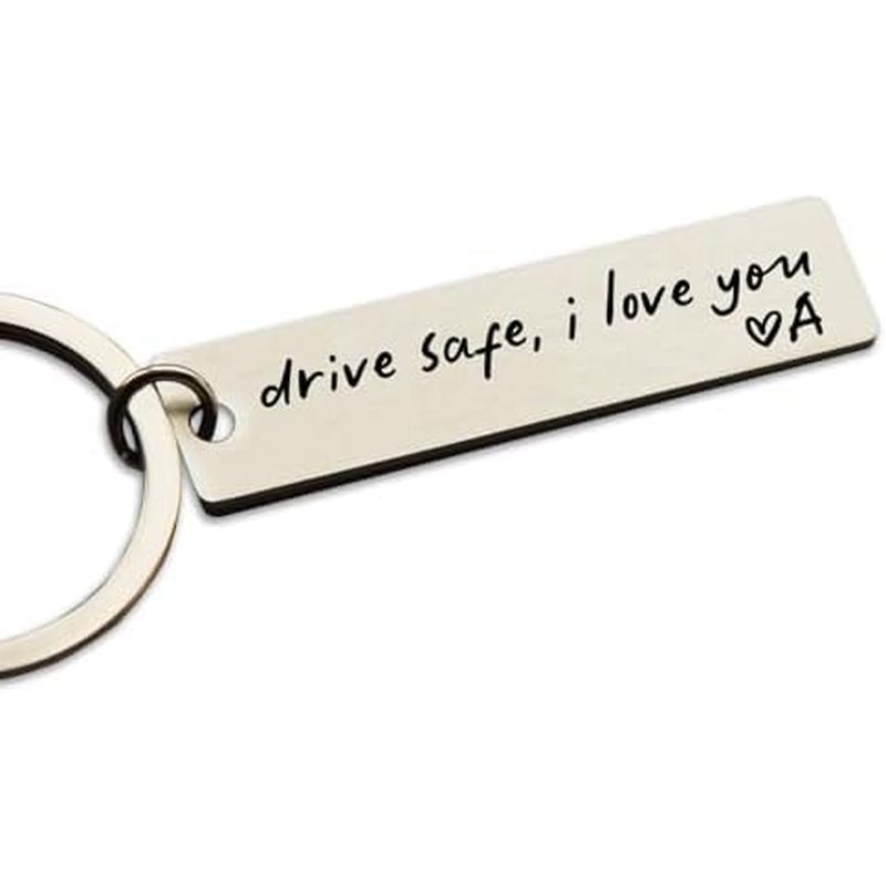 Key Chain Drive Safe I Love You แกะสลักเริ่มต้นของขวัญส่วนบุคคลสําหรับแฟนสามี