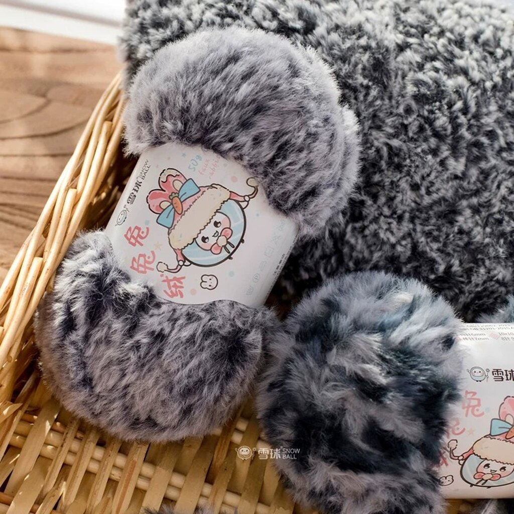 ไหมพรมขนเฟอร์/ขนกระต่ายเทียม Snowball Bunny 50 กรัม ยาว 25 ม.