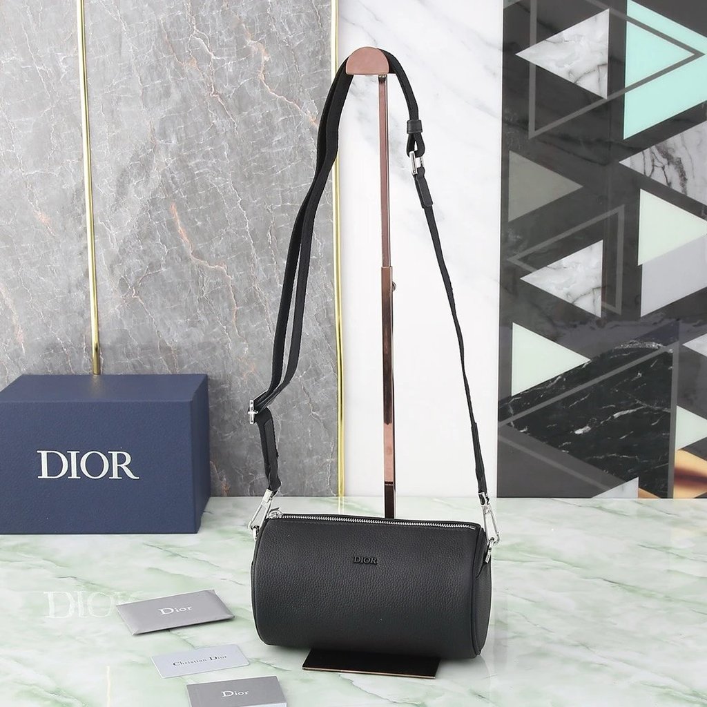 DIOR ROLLER DIOR OBLIQUE กระเป๋าสะพายข้างผู้ชาย/กระเป๋าถัง 1ROPO061 (หนังสีดํากระจาย Mark)
พิมพ์เฉีย