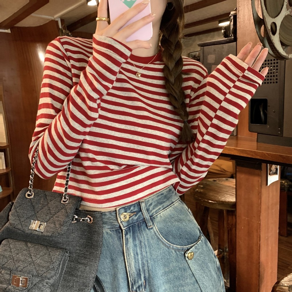 Contrast สีลายแขนยาวเสื้อยืดผู้หญิง 2025 ฤดูใบไม้ร่วงใหม่สไตล์ลําลอง Slimmer ดูเสื้อกล้ามสั้นนักเรียน Top