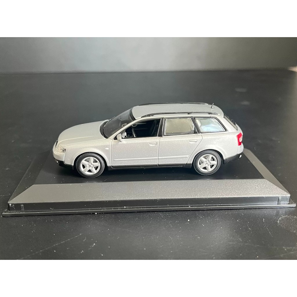 [สต๊อกพร้อม ติดต่อหากคุณมีคําถามใด ๆ] Audi Original Mini Cut OEM 1: 43 Audi A4 Watt Tank Prairie Wol