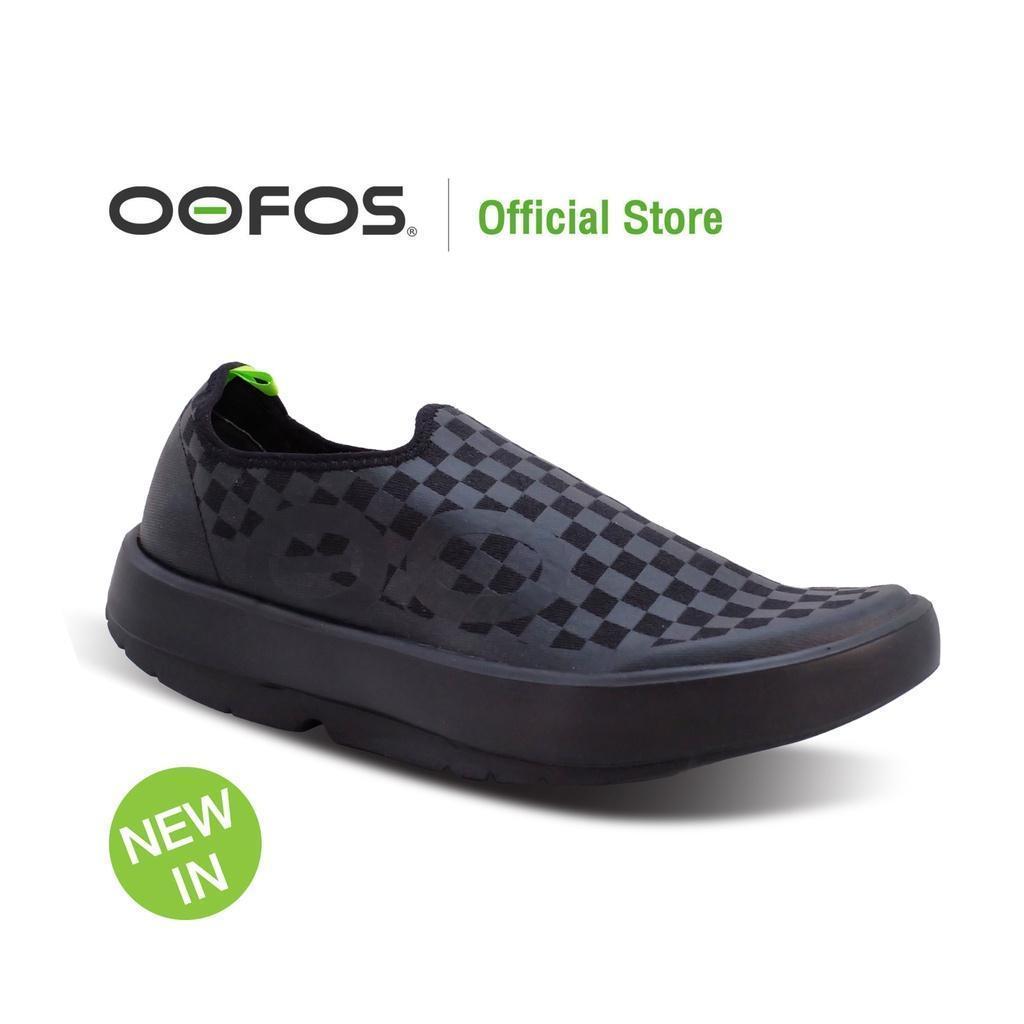 【SALE】OOFOS Recovery Footwear รุ่น OOMG MEN'S  EEZEE - BLACK CHECKERBOARD