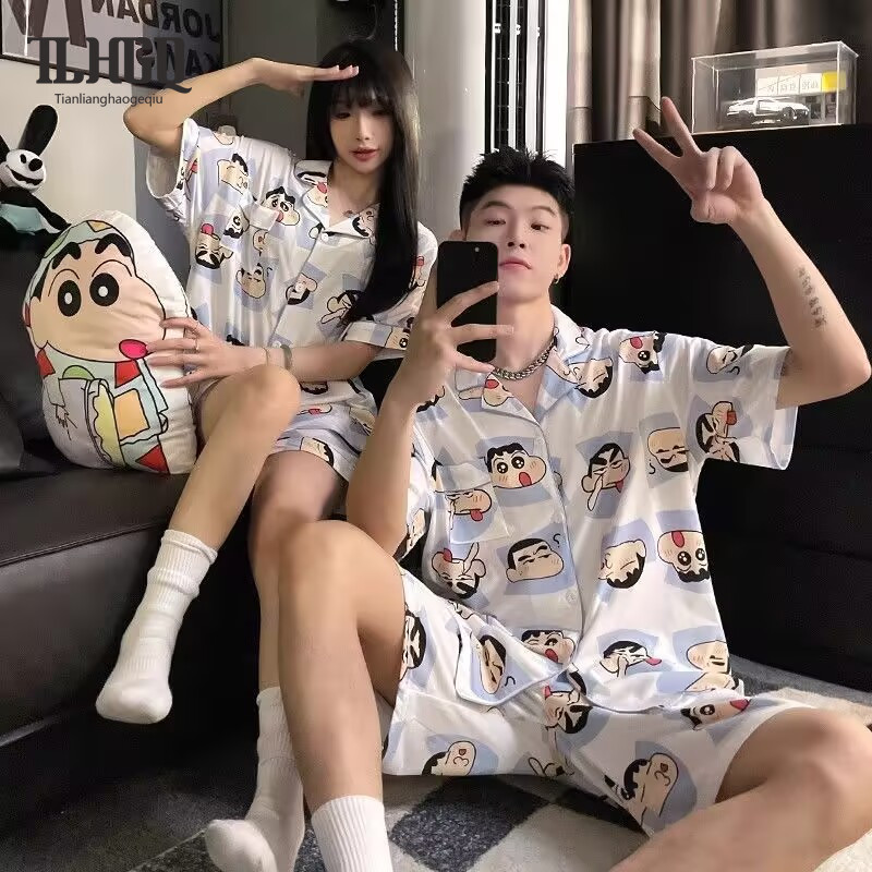 ชุดนอนคู่แบบการ์ตูนน่ารัก ชุดแขนยาวทำจากผ้าฝ้ายที่สวมใส่ง่าย และเหมาะสำหรับความสบายในบ้านและการพักผ่อน