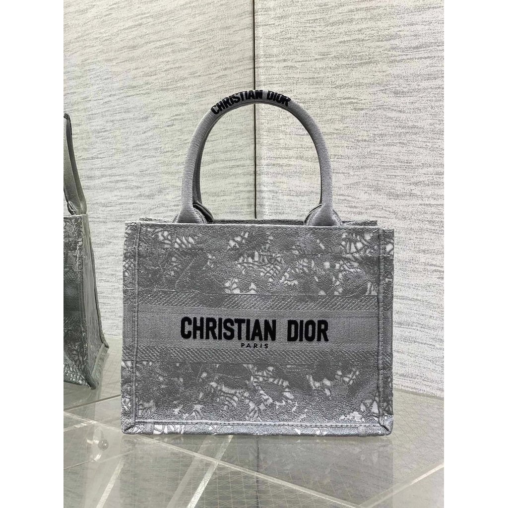 Dior Tote ขนาดล่าสุดกระเป๋าถือขนาดเล็กกระเป๋าสะพาย Shorter Than Original ขนาดเล็ก, Reserved ประณีตน่
