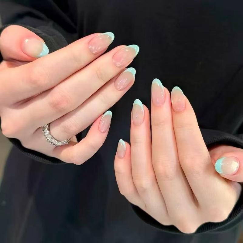 【มิ้นท์มิลค์นู้ด】เล็บไล่เฉดสี โปร่งแสงอย่างเป็นธรรมชาติ ทำให้มือดูขาวขึ้น รูปทรงวงรีสั้น สีเขียวมิ้นท์และนู้ด