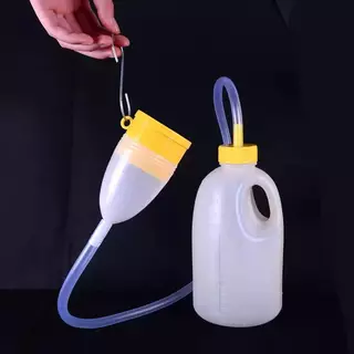 COD กระบอกฉี่ โถปัสสาวะพกพา ชายพลาสติก 1700ml พกพาสะดวก กันรั่ว ทำความสะอาดง่าย มีฝาปิด ป้องกันกลิ่นเหม็น กระบอกปัสสาวะ